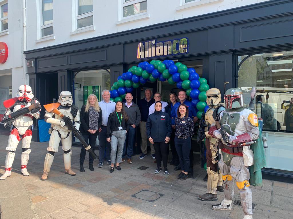 alliance_stores's tweet photo. What a team! Long hours and lots of hard work over the past few months to launch this exciting partnership between ourselves and Waitrose - thanks to everyone involved! 👏👍

#teamwork #partnership #alliancesupermarket #sandstreet #waitrose #foodretail #sthelier https://t.co/soHJFR1ASf