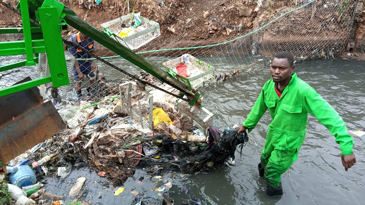We remove atleast 5 tonnes of plastic waste monthly from Nairobi  through our #plastic capture devices. Think of all plastic waste from all the other rivers that drain into the #IndianOcean and the danger on the marine ecosystem? #Wajibika <a href="/report_taka/">ReportTaka</a> <a href="/NMS_Kenya/">Nairobi Metropolitan Services, NMS</a> <a href="/onjolo_kenya/">ONJOLO KENYA🇰🇪</a>