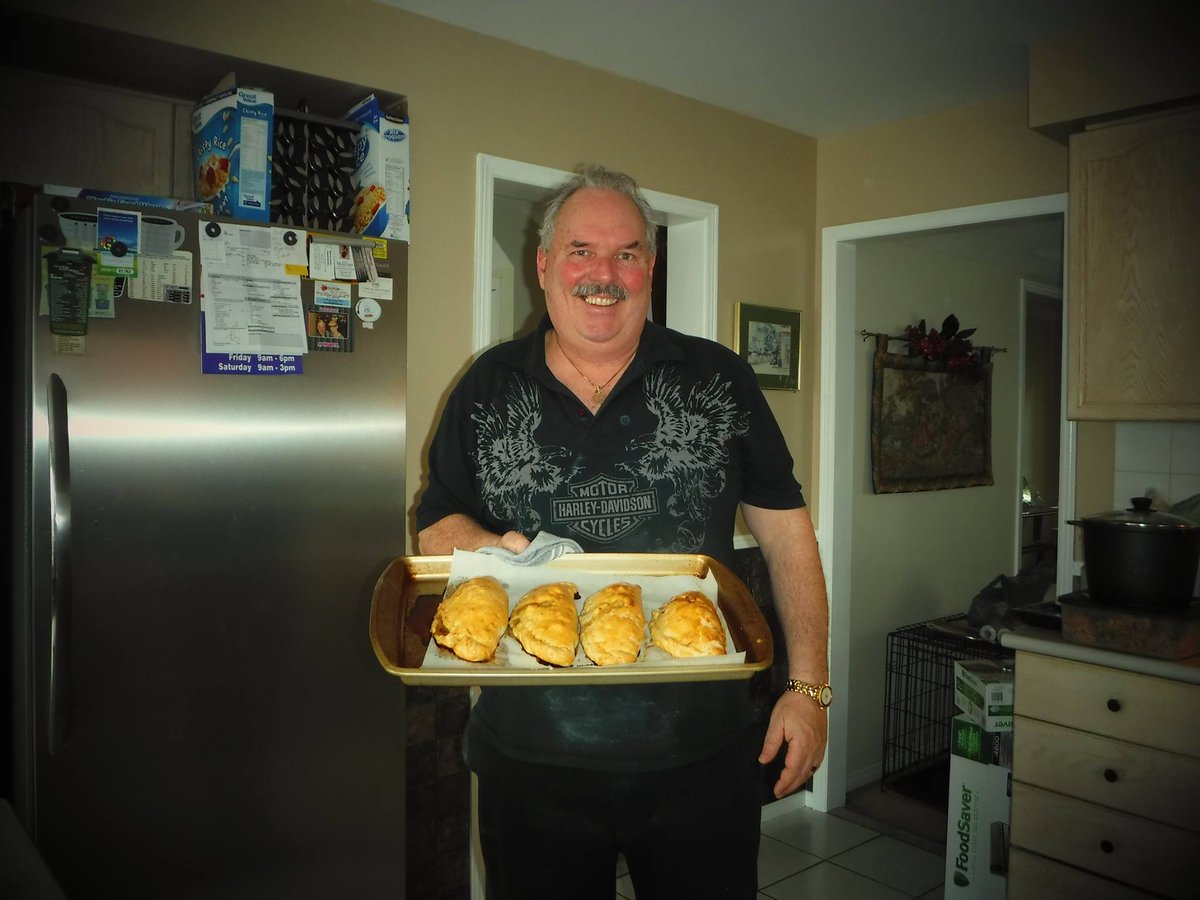 BobtMgb's tweet photo. It must be the Englishman in me that has me coming back time and time again to bake good old Oggies ( Cornish Pasties ) @Cornishpasties1 #cornishpasty #cornishpasties #oggies @CarrsPasties @PottersPasties @PhilpsPasties https://t.co/t4DGXz835N