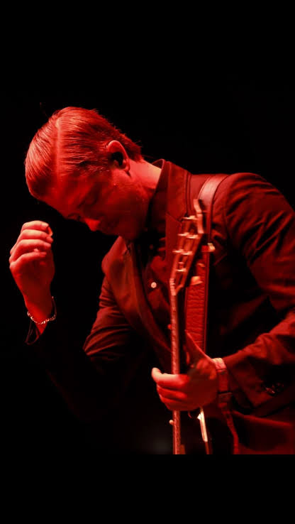 Happy bday Paul Banks
Born : may 3, 1978 