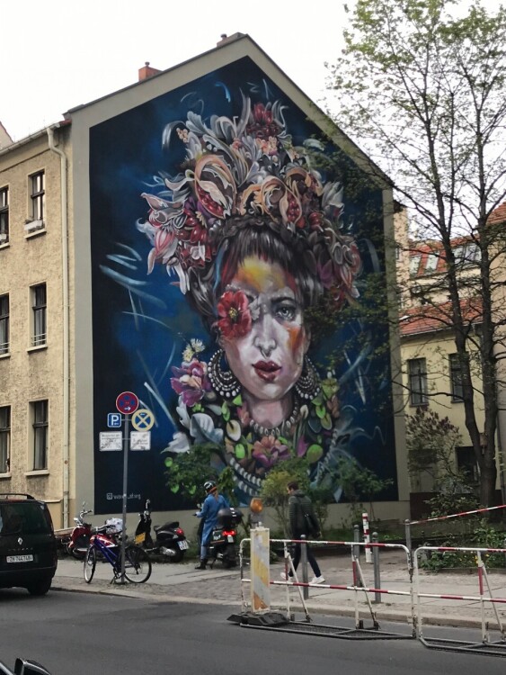 Mural Oberwallstraße Berlin 
spotic.net/artistically/p…

#spotic #artistically #community #places #orte #kunst #art #artist #mural #wandbild