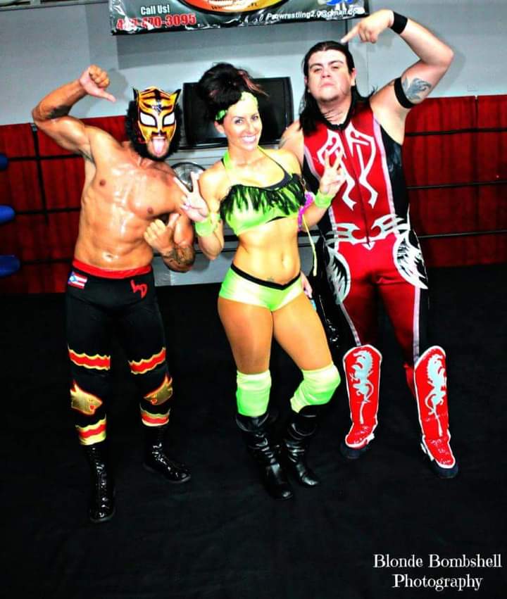 #WaybackWednesday #Kitty <a href="/LuchadorLD/">“Lucha Lit” Lince Dorado</a> <a href="/SantanaGarrett_/">SANTANA GARRETT</a>