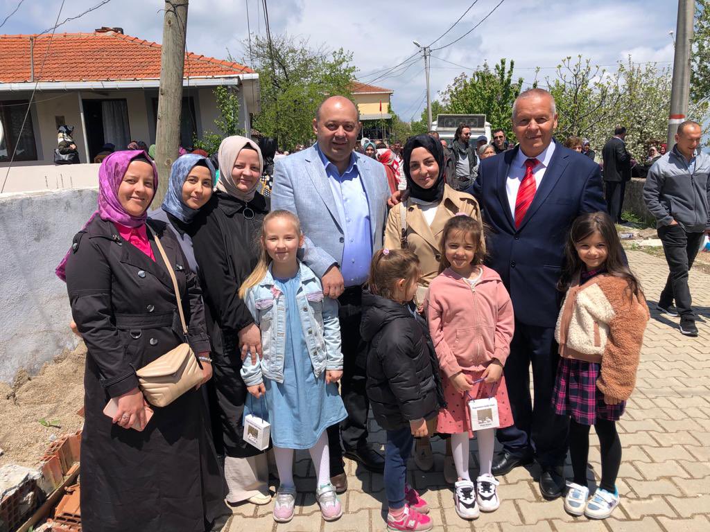 ibrahimpalaz10's tweet photo. #Hodul Mahallemizde gerçekleştirilen köy hayrına Zeytinburnu Belediye Başkanı Ömer Arısoy, Biga Belediye Başkanı Bülent Erdoğan ve hemşehrilerimizle birlikte katıldık. Hodul Mahalle muhtarımız Mehmet Gül ve tüm Hodullu hemşehrilerime teşekkür ederim. Allah hayırlarını kabul etsin https://t.co/MU96RiT2JR