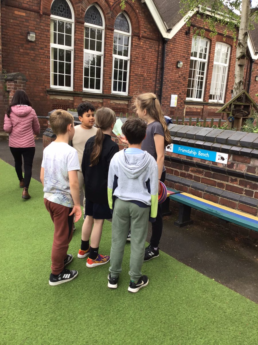 ClaphamTerrace1's tweet photo. Our sports leaders introducing new games this week and giving rewards! #amazingleadership #collaboration #havingfun https://t.co/PqPD9IbB5E