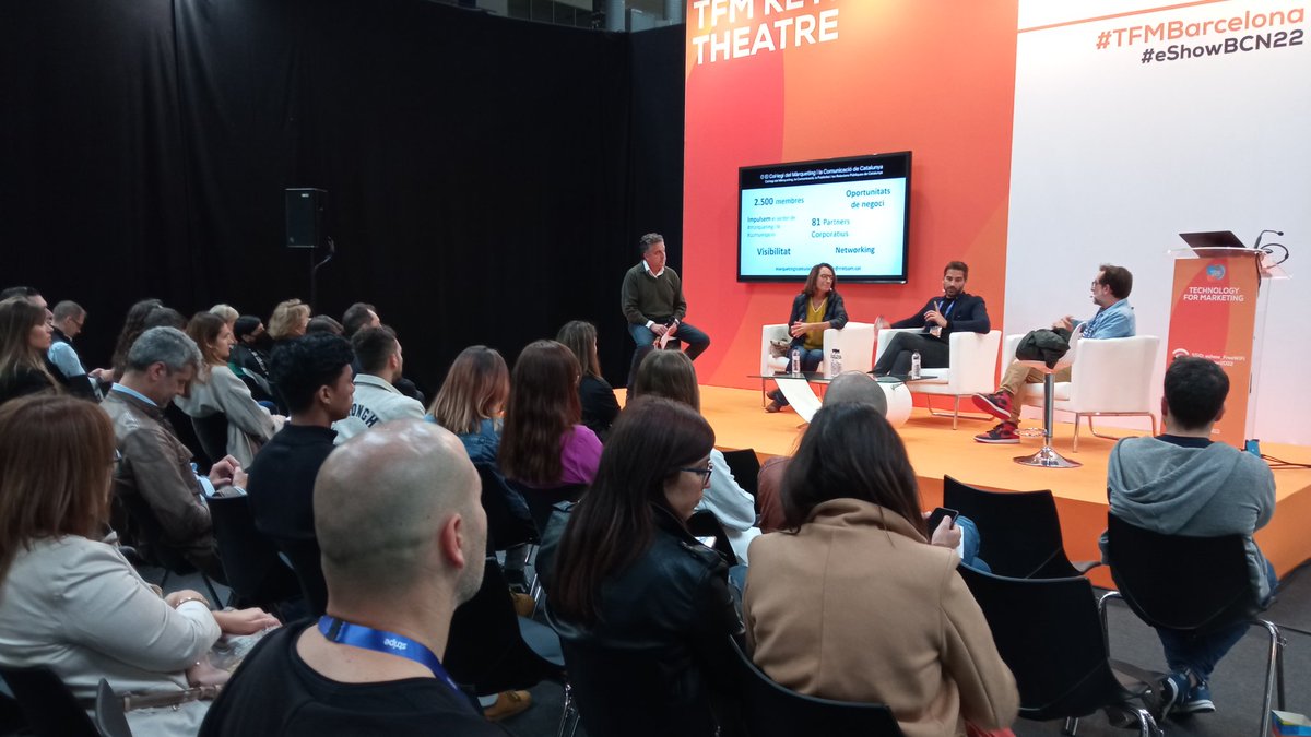 MktComCat's tweet photo. 🔴 Creativitat & Tecnologia
@eshowesp #eShowBCN22
"Los usuarios ahora también son creadores, y tenemos que facilitarles los espacios y las herramientas para ello". #DanielRocafort @visyon360 https://t.co/kWz5gogVSG