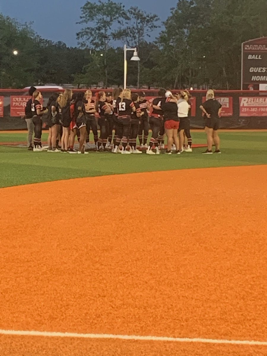 Seniors last home game 🥹🤍❤️