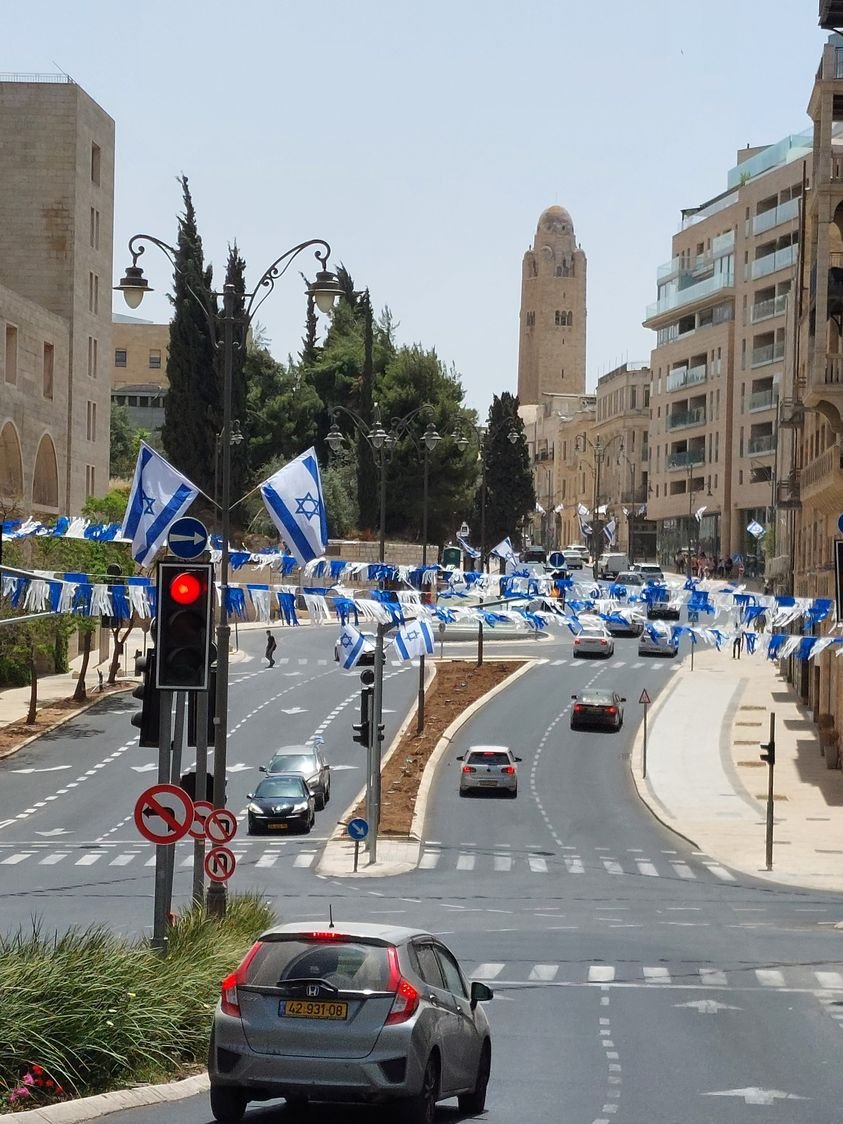 theteachpreach's tweet photo. Yom Ha'atzmaut (Israel Independence Day - think July 4th) begins tonight. Here's King David Street in Jerusalem decked out in Israeli flags for the holiday. Happy 74th Israel!

#Israel #Jerusalem #celebrate https://t.co/svom47bxu3