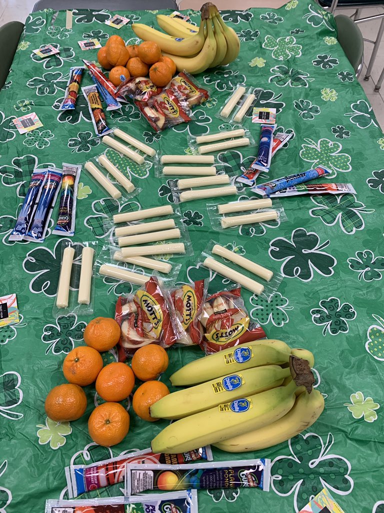 And they’re off to show what they know! To express not impress! Decorated snack bags to take food to go! #YouGotThis #MayThe4thbewithyou <a href="/CarmelHS_info/">CarmelHS_info</a> <a href="/Carmelschools/">Carmel Central School District</a> <a href="/LaurenSantabar1/">Lauren Santabarbara</a> <a href="/lpress1/">Linda Press</a>