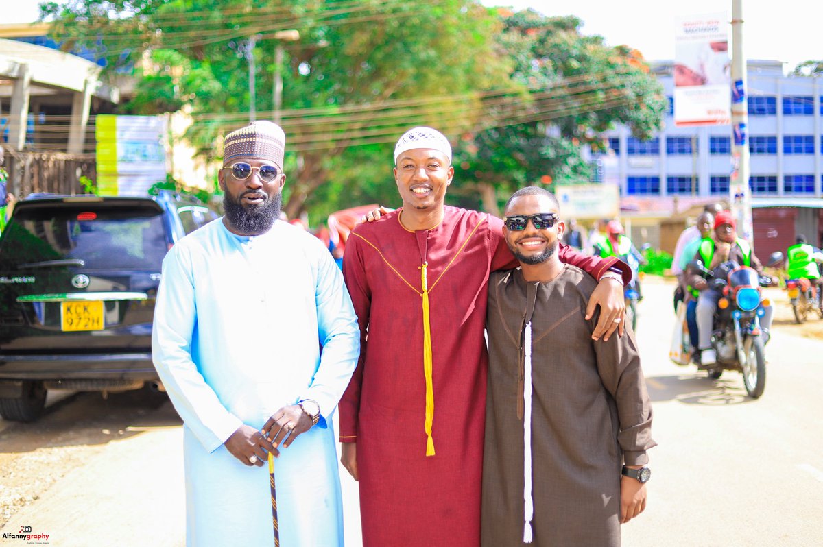 'Went From Serving Iftar to Serving Looks'
Eid 2022 Was Dope 🔥
May Allah SWT Make Us See More Of This In Shaa Allah 
#Eid2022 #EidMubarak #MinalAidzinWalfaidzin