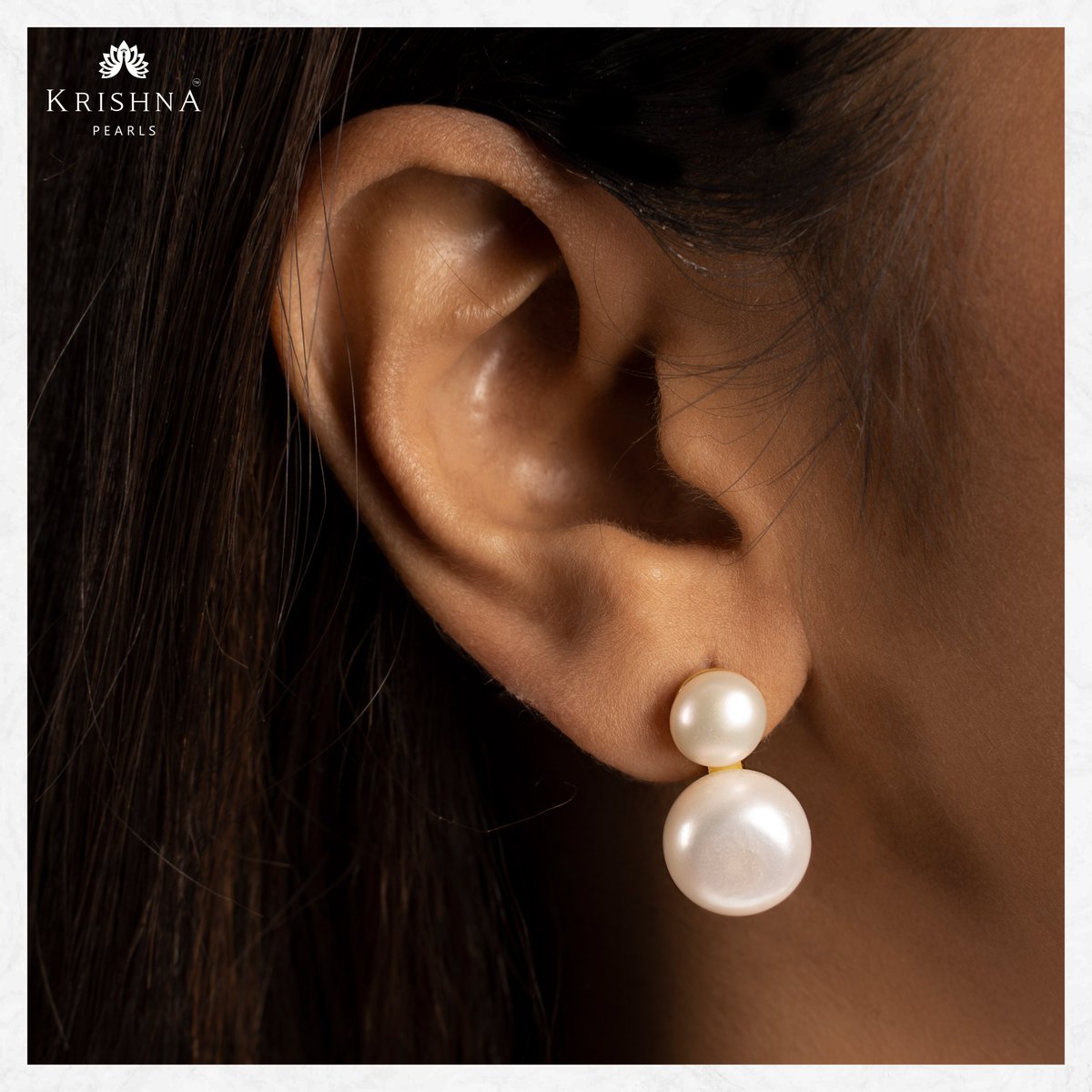 Video Call Shopping Available! +91-9248036721 -The sheer elegance that this Two Pearled Stud drips is second to none
#krishnapearls #krishnapearlsjubileehills #pearlearrings #pearlearring #pearlearings #hangingearrings #earrings #freshwaterpearls #purepearl #pearlstuds #pearlstud