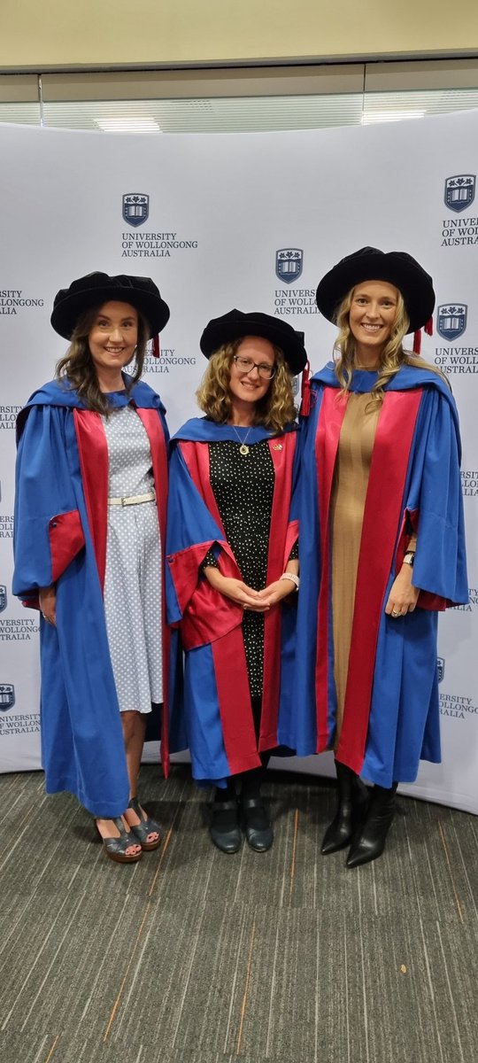 YasmineProbst's tweet image. Face to face graduation, so amazing to experience after the last 2 years,  but also a reminder that some of us appear taller on zoom 🤣 #verticallychallenged #graduates #uowgraduation2022 #superproudsupervisor @LaurenHouston_1 @Ruth_Crowe101 @OliviaWills20 @Tahlia_C