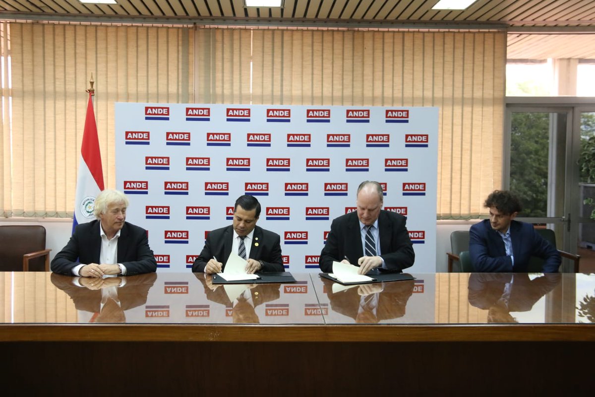 La <a href="/ANDEOficial/">ANDE Página Oficial</a> suscribió con la firma ATOME Paraguay S.A., el contrato de suministro de energía eléctrica por 60 MW para la instalación de una Planta de producción de hidrógeno verde y amoníaco. Es el mayor contrato de energía en la historia de la Ande.