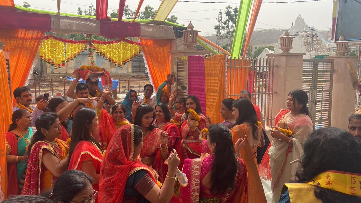 drtrmittal's tweet photo. Anjani Mahal Dharamshala Balaji mein Kalash Yatra https://t.co/xJa3UbcIFD