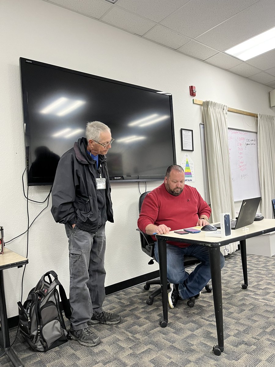 Starting our magenta morning deploying our newest customer.  <a href="/JackMSchneider/">Jack Schneider</a> @bendix1080 <a href="/mattabrahams23/">Matt Abrahams</a>