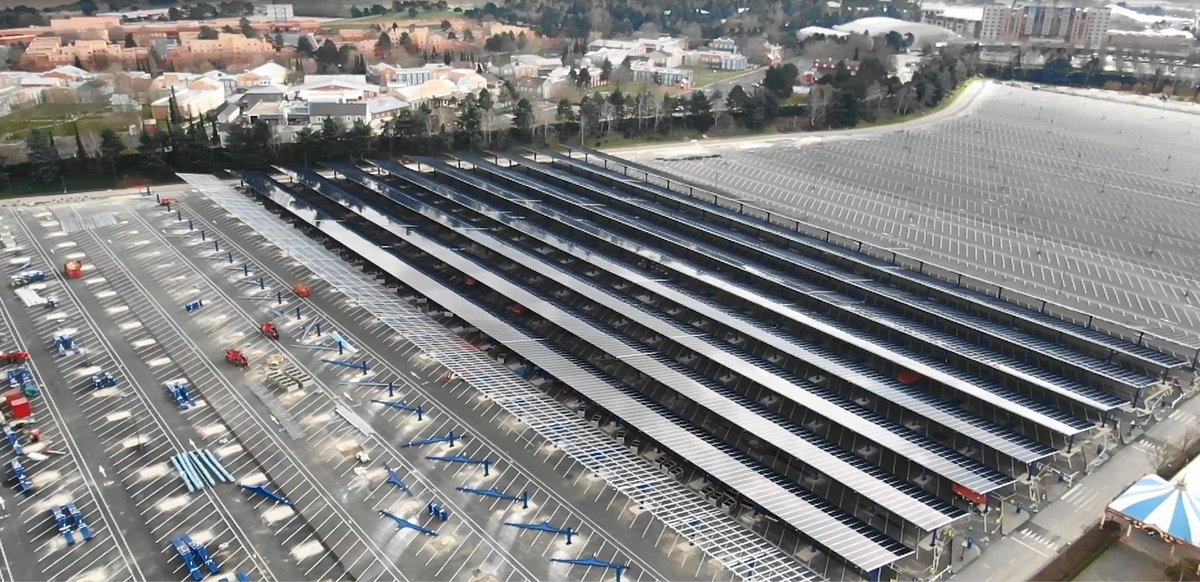 Disneyland Paris Solar Canopy!
-46000 PV panels so far
-Shade for 7000 parking spaces, generating 10 GWh of electricity/year.
-By 2023 36GWh/year will be produced and be the largest in Europe.
-CO2 emissions reduced by 890 tonnes/year
in Val d’Europe in Seine et Marne.
#renewable