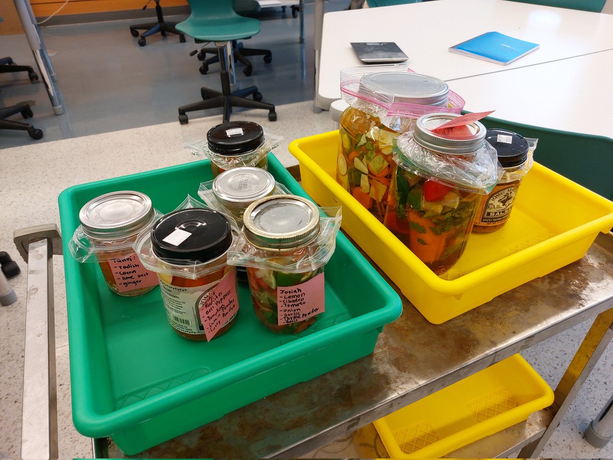 AvesBioClub's tweet photo. We had a great time on Monday learning about and trying fermentation! We made so many jars of vegetables that will ferment over the next 2 weeks - just in time for our final meeting! Thanks for everyone who helped! https://t.co/lPqE9QVmYP