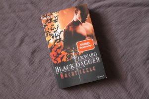 SapisBlog's tweet photo. Black Dagger - Nachtseele (J.R. Ward) (Heyne) - https://t.co/DvbtoXis8p #Heyne #lesenistschön #lesen #Buchblog #Buchblogger #books4life #Buch #lesenmachtglücklich #Bücherliebe #büchersucht #booknerd #Leseratte #J.R.Ward https://t.co/zUW7G0VaSu
