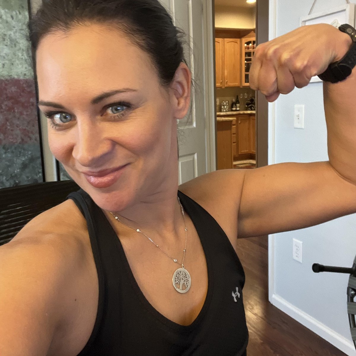 GoodThingsGonna's tweet photo. People often associate a "STRONG" person as someone that is not extremely sensitive. On the flip side, they assume a "SOFT" person is a pushover or weak.
Why can’t you be a combination of both, Strong + Soft…STROFT!
What do you think? 👇
#strong #soft #stroft https://t.co/YXt8KuHmFR