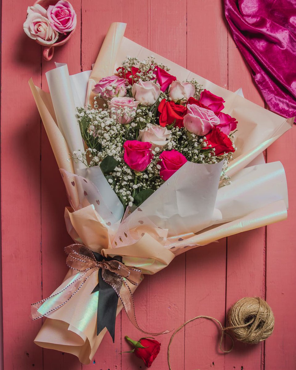 FloresdAmerica's tweet photo. BABY PINK 🌷🥺

12 rosas en distintos tonos de rosado combinadas con baby breath.
Las flores alegran el alma, la vista y el espíritu.

Ya estamos tomando pedidos, queremos ser parte de tus alegrías 🌷
💫 Precio L1100 + costos de envío https://t.co/nHXAELO5pt