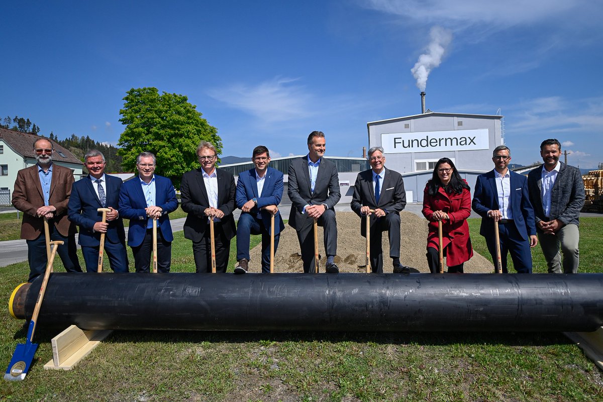 PeterKaiserSP's tweet image. Neue Fernwärmeleitung - klimafreundliche #Energie für 10.000 Haushalte. Die 15 km lange Leitung führt von St. Veit über Maria Saal nach #Klagenfurt. Die Fertigstellung ist für 2023 geplant. 15 Mio. € werden investiert. #Fundermax #Zukunft #Kärnten