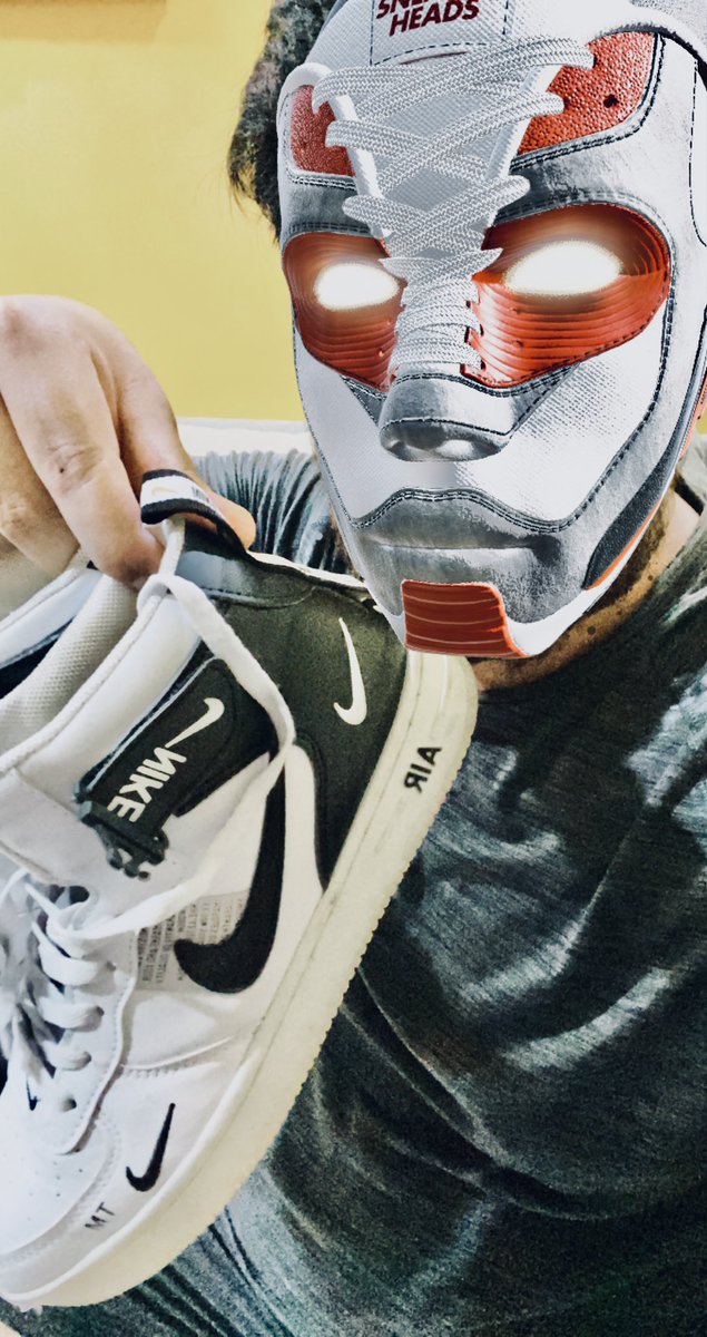 #FlexYourSneakerheads <a href="/sneakerheadsoff/">SneakerHeads</a> my discord name 👟 Mzz | SNEAKER HEAD |#4156