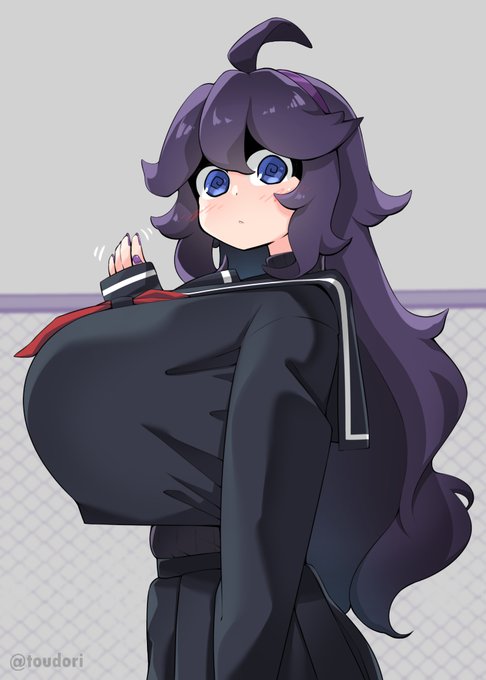 控えめに手を振ってくるけど
控えめのボリュームじゃない
セーラー服のオカマニちゃん 