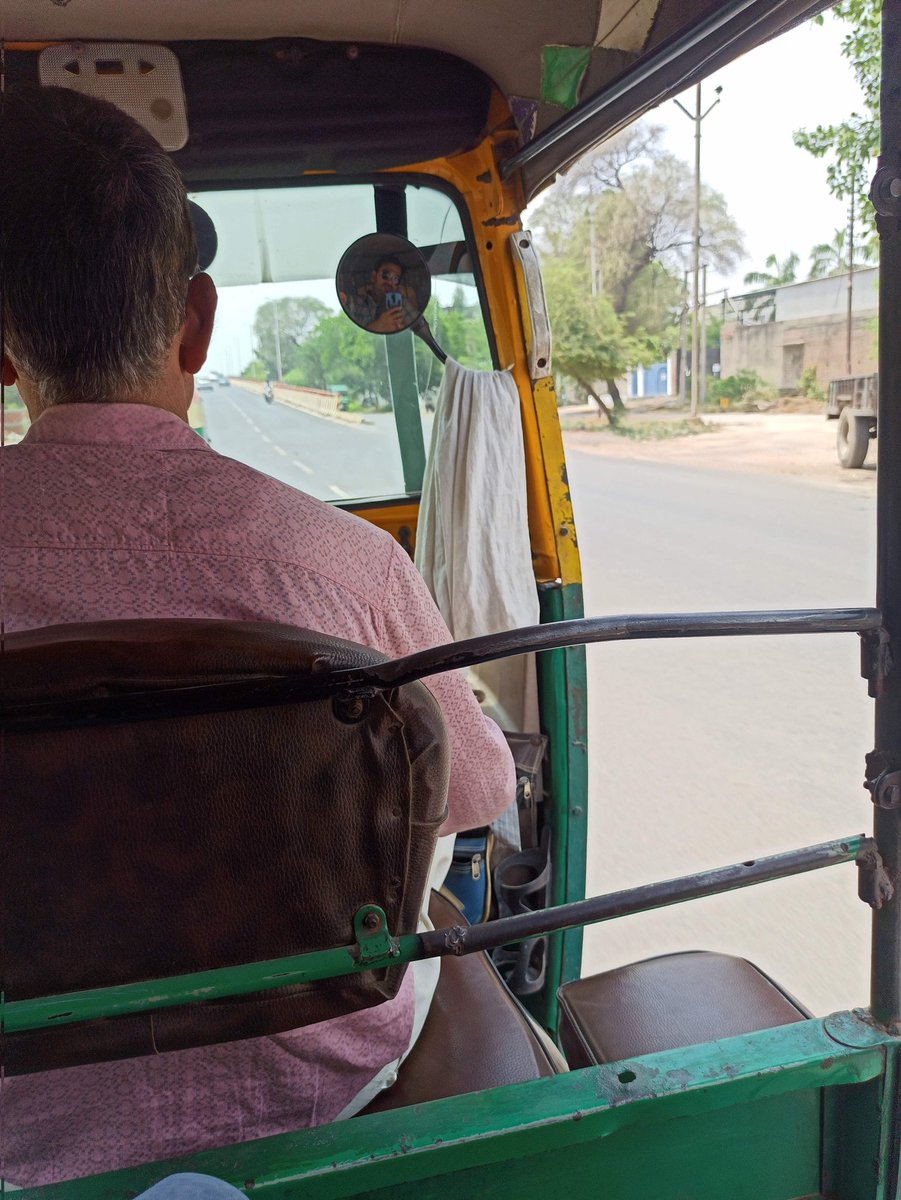 Ajay_DigifyPro's tweet image. आगे ही आगे बढ़ाऊंगा कदम 🤠
After many years I had this Auto Ride, kuch baat to hai isme, enjoys 😆😄😎