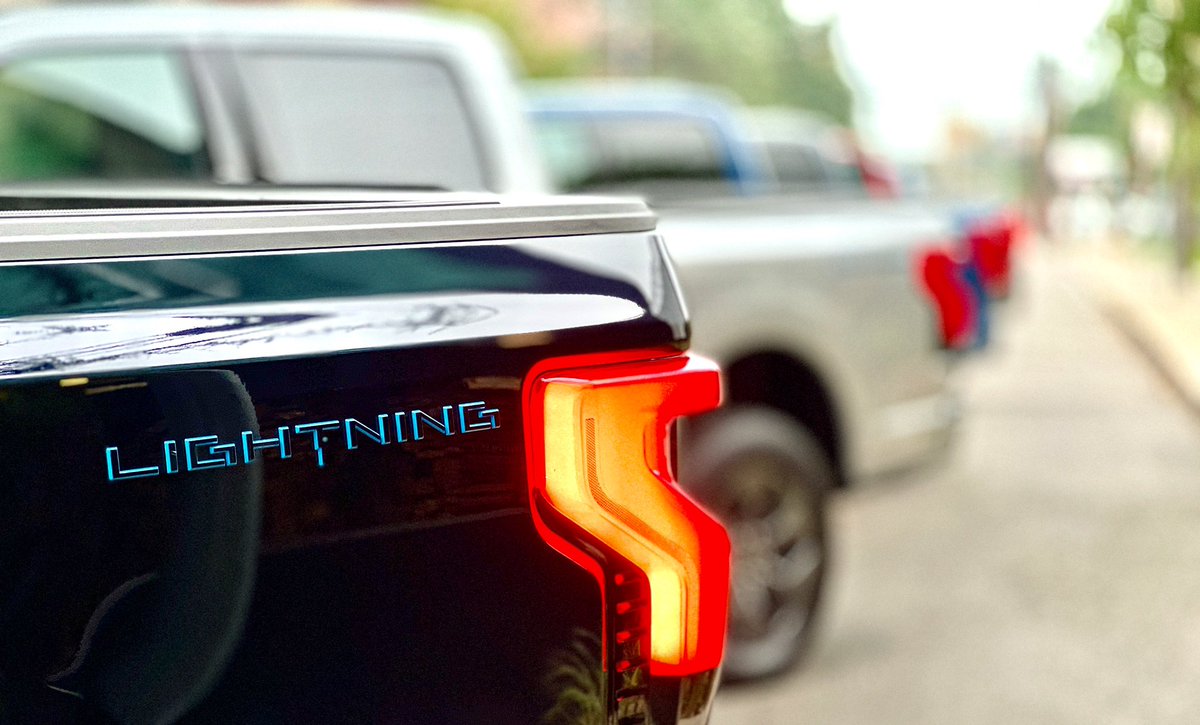 javiermota's tweet photo. Today’s #assingment #testdrive the 💯⚡️🔋@ford #f150lightning The 2023 @nactoy #truckoftheyear #offroad #towing #cargo @fordperformance https://t.co/TTAphrQgCM