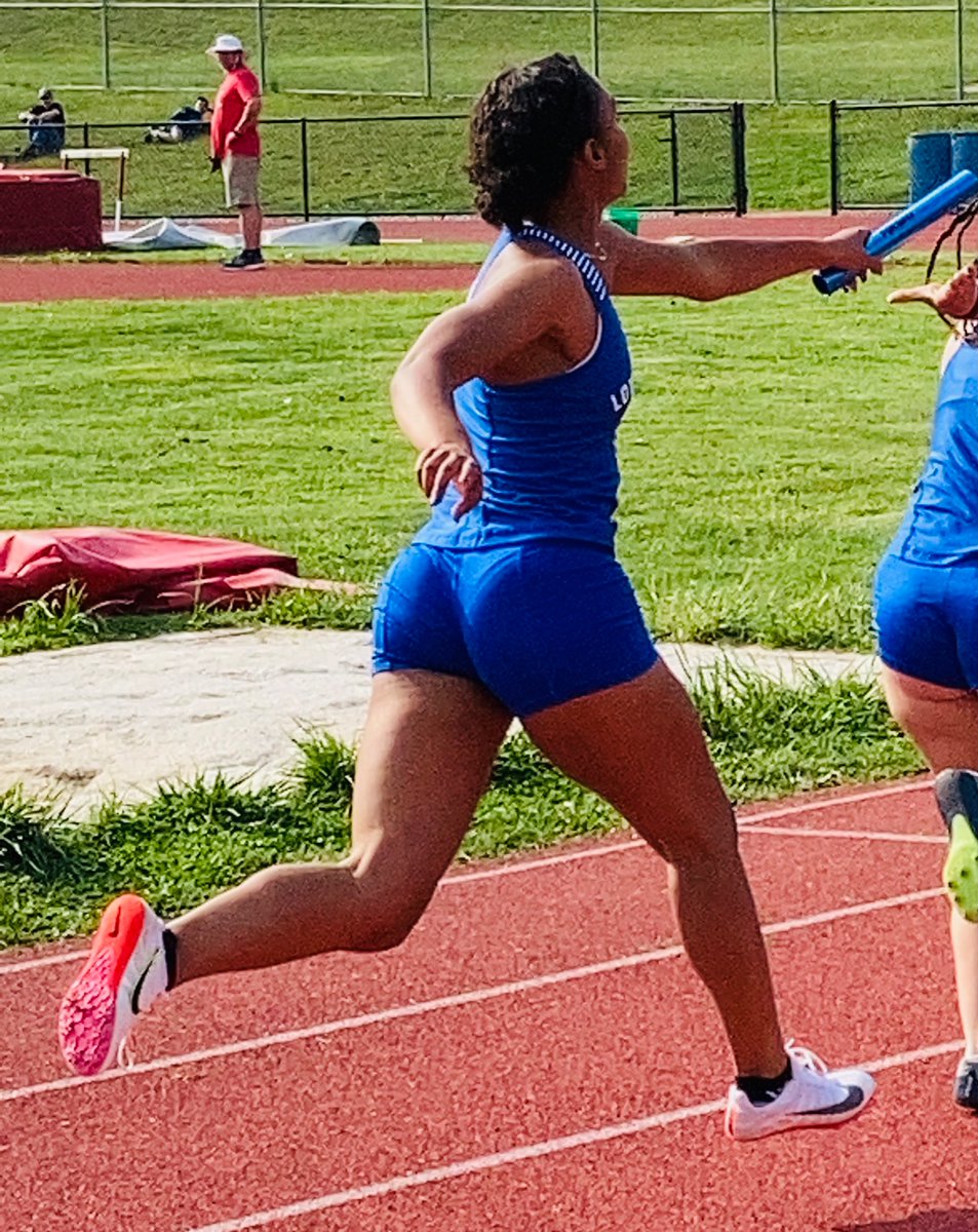 AngHollenbach's tweet photo. Last night was @JustyceH_14 last regular season track meet of her HS career.
Great job this season. I am so proud of you. Keep working hard & pushing yourself. πͺπ»π₯ππ½ββοΈπ
Next up is Mid-Penn ChampionshipsβΌοΈ
#LDFalcons #SeniorSeason #Track #Sprinter #Relays https://t.co/UaGgw8fbpD