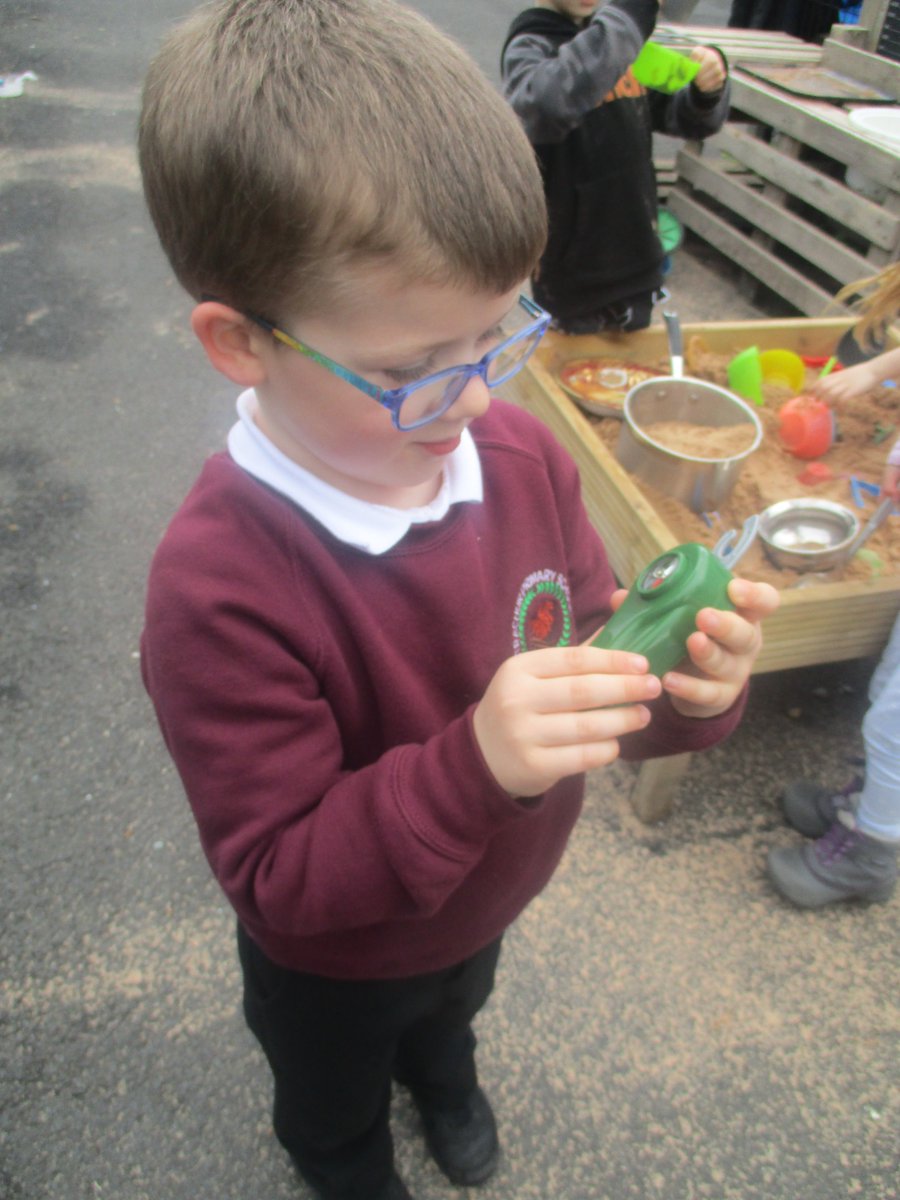 StrachurP's tweet photo. Our P1s were busy outside this afternoon .... explorers, bakers, musicians .... the list goes on! #strachur #strachurprimary #outdoorplay #creativity #abc_OCTF #abcey #argyllandbute #abcplace2b #superlearning https://t.co/UX5GKcDHjL