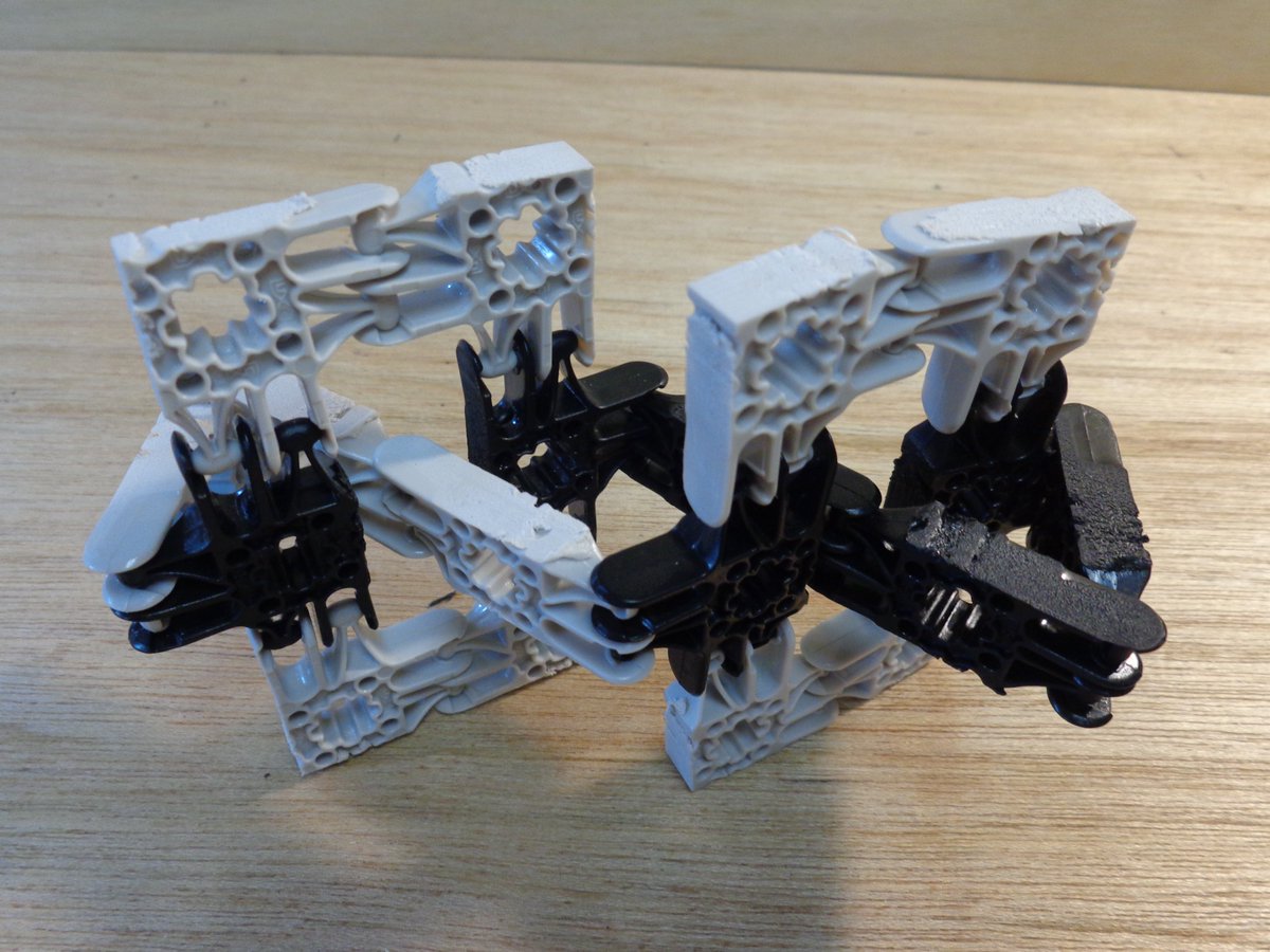 AlbertPCarpent1's tweet photo. Several examples of autolinks (aka Mobius shorts) constructed with modified @luxblox. #STEMtoy LUX BLOX are my go to construction toy for representing many of my math art ideas... https://t.co/rjXCkCEtfD