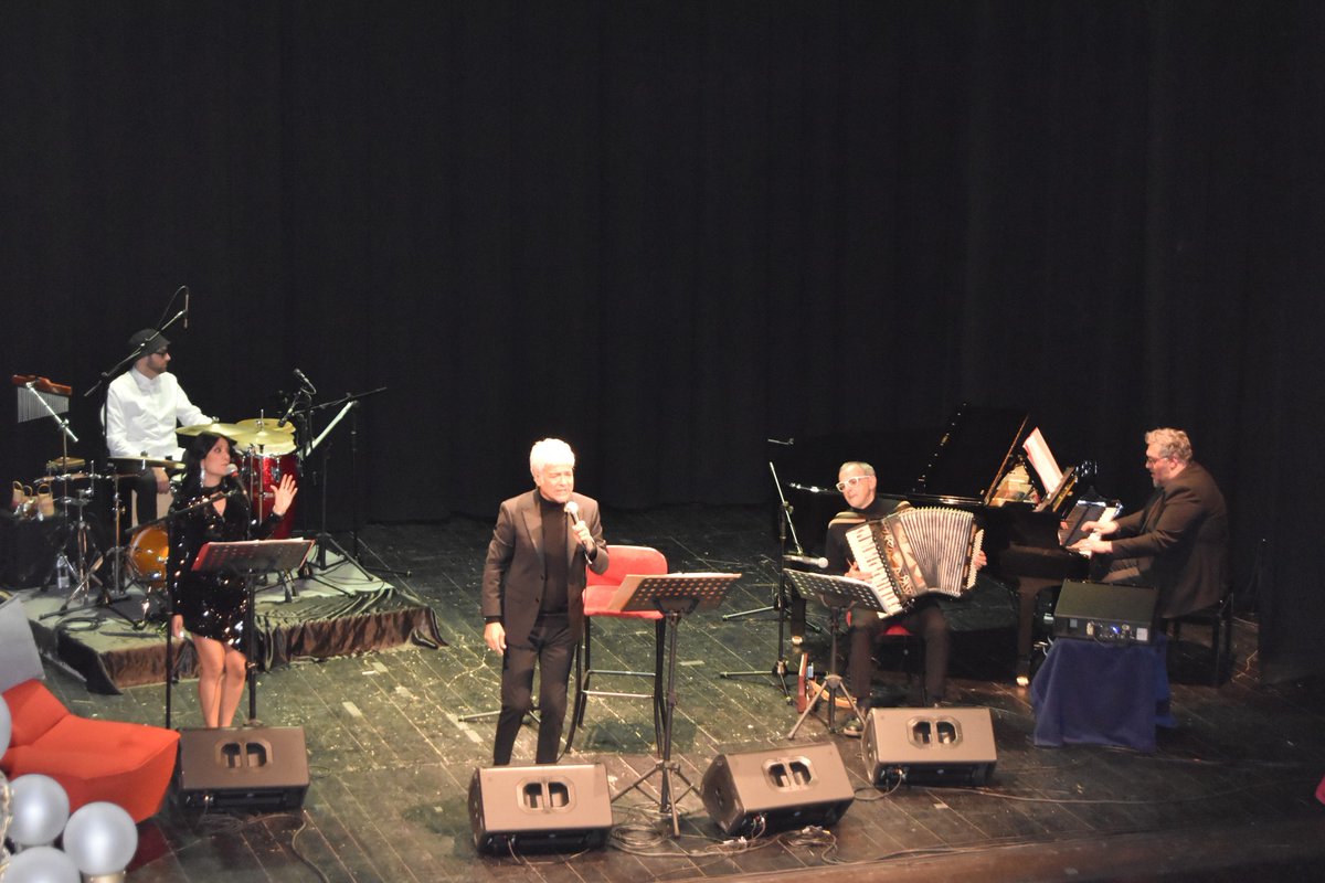 _renzoruggieri's tweet photo. "Musica e Parole" di e con Giuseppe Perrone
Potenza, 24 Aprile 2022.
Marcello Cirillo
Franco Neri
Francesca Borrelli
Domenico Rizzuto
Renzo Ruggieri
ph: k.pylypenko
#musicaeparole #giuseppeperrone #renzoruggieri #jazzaccordion #fisarmonica #marcellocirillo #franconeri https://t.co/WfkzOUUNtA