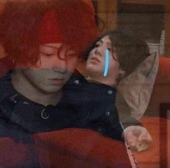 6- Halsey bts konserine gidince iade-i ziyaret olarak bts'i halsey tr konserine bekleyen