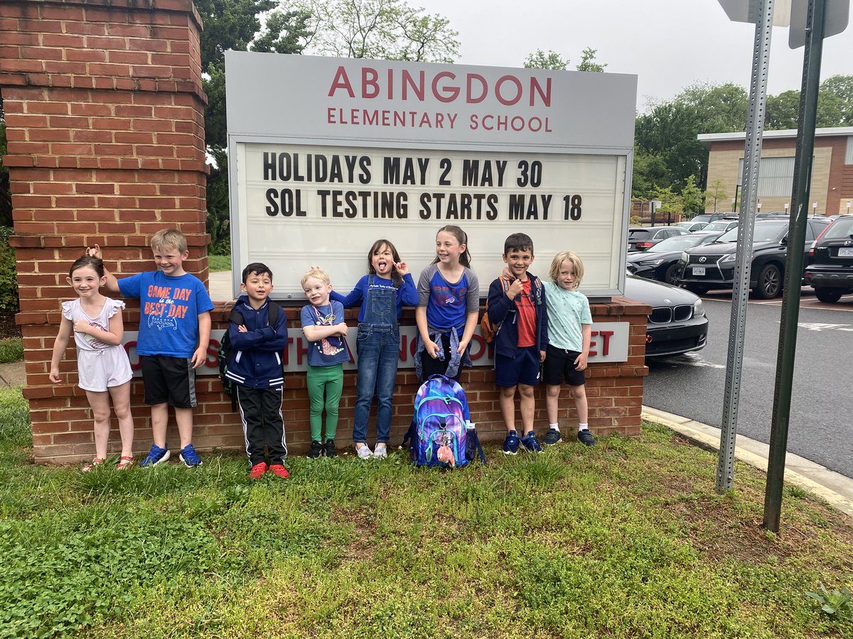 Walk, bike, roll to school day Spring 2022! #APSBike2AchoolDay <a href="/APSVirginia/">Arlington Public Schools</a> <a href="/AbingdonGIFT/">Abingdon APS</a>