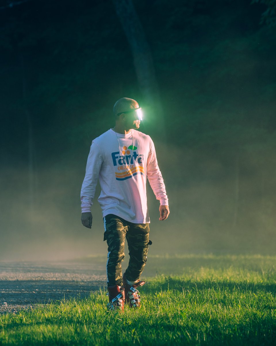 Gm NFT artists and collector 
May the 4th be with you! ✨

#NFTCommunity #NFTartist #nftmusic #nftcollectors