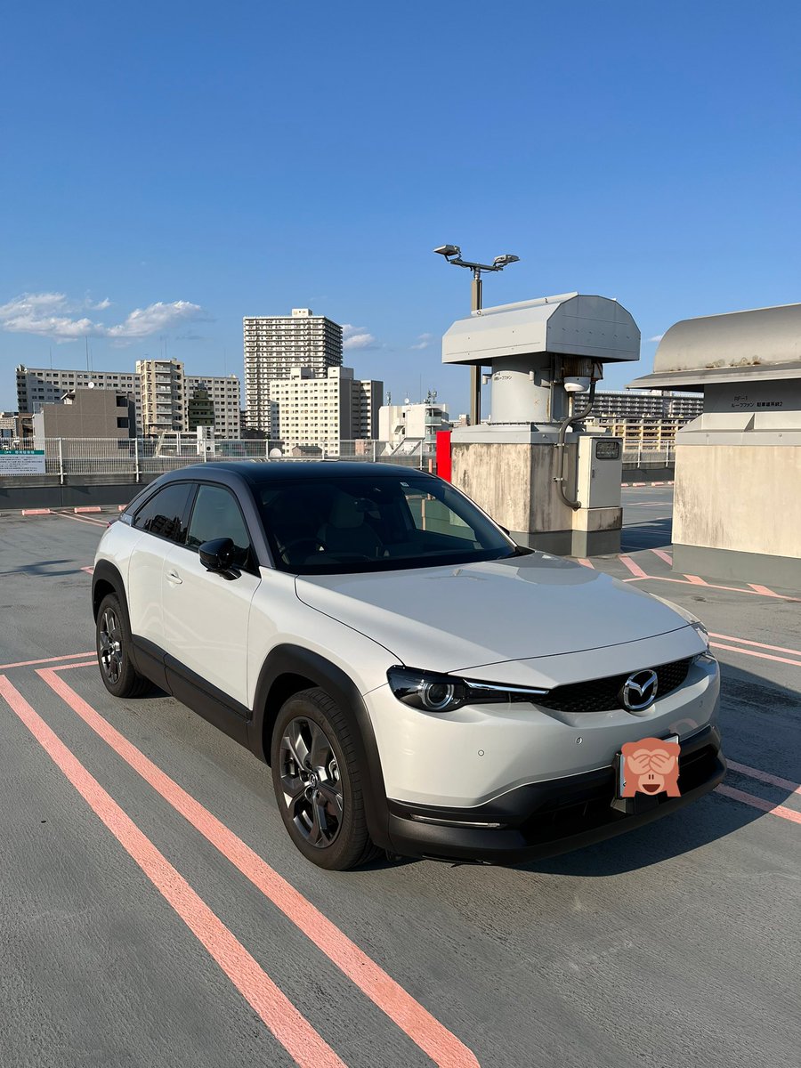 MX30_RY's tweet photo. 買い物終わって駐車場戻ると、毎回自分の車だけずば抜けてカッコよく見えちゃう😂笑 https://t.co/vmwzW5FZzv
