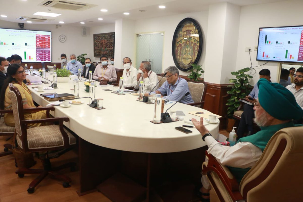 HardeepSPuri's tweet photo. Reviewed the performance &amp; future plans of @ONGC_ 🇮🇳 India’s largest crude oil &amp; natural gas company, contributing around 71% to India’s domestic oil production in a meeting with senior management of the company. https://t.co/DJT8YVR57S