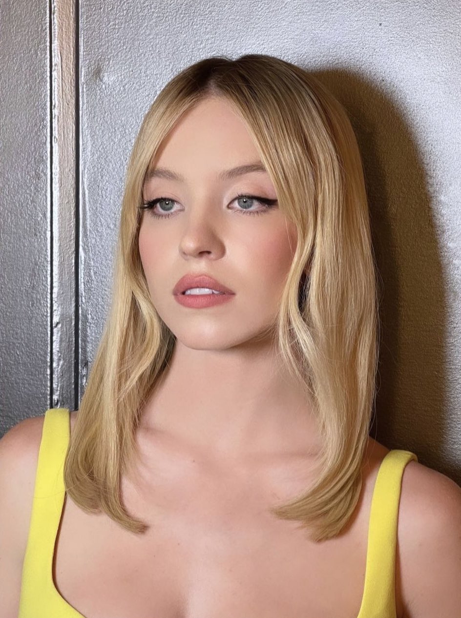 sydney sweeney archive on Twitter: "sydney sweeney for the tonight show