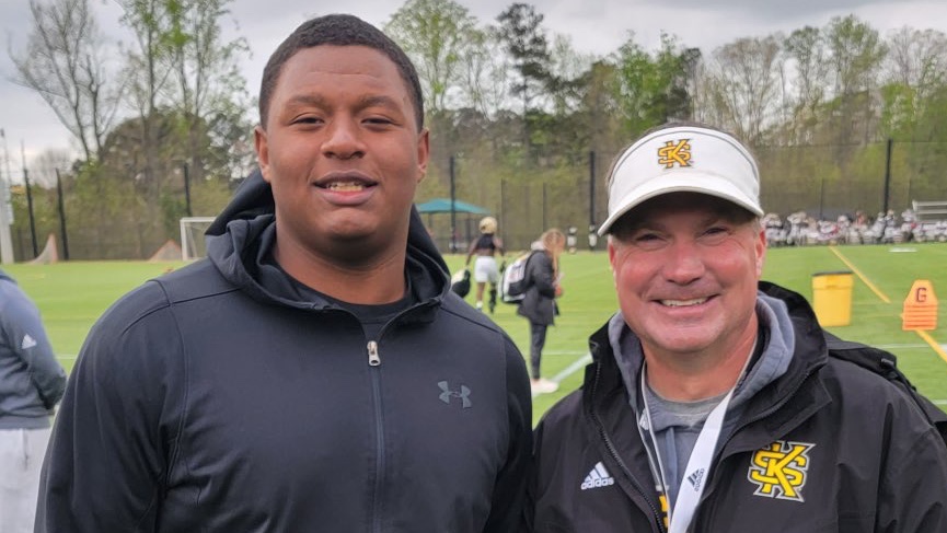 MattDeBary's tweet photo. The new Prep Redzone Rankings are out and there are plenty of prospects to earned new rankings.

Which Atlanta-area defensive line prospects were added to the 2023 rankings?

Read all about it on Prep Redzone below ⬇️https://t.co/Ju5IU2yD49 https://t.co/GeZBWPGh4j