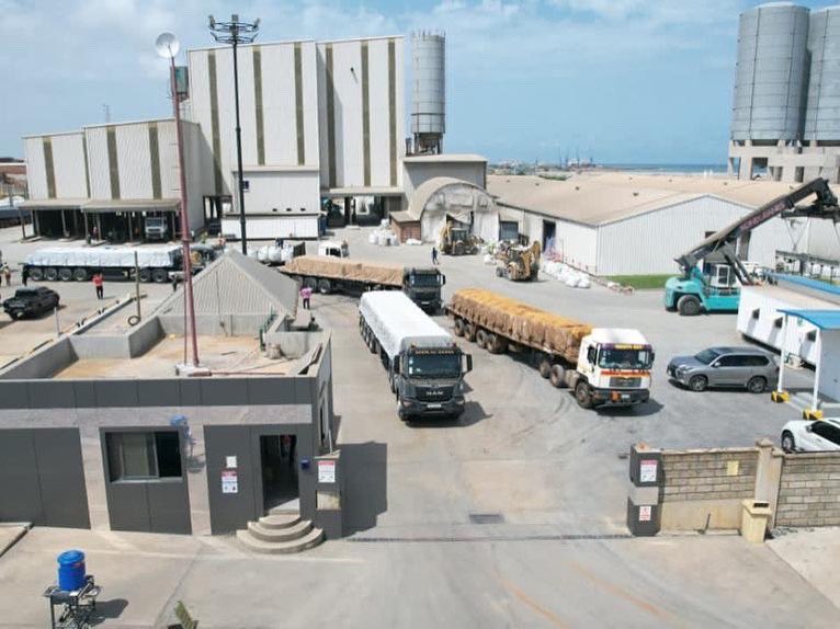 Dzata Cement Ltd unveils new haulage trucks to enhance last mile distribution of their cement products across the country. Grab your Dzata cement from accredited cement distributors across Ghana.

#DzataCement #buildingforgenerations #qualityghanacement #buyghanabuildghana