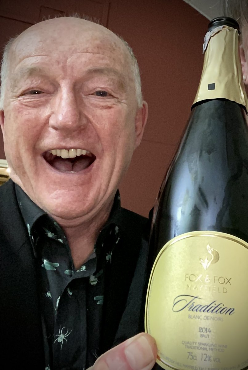 Fox & Fox 👑 tweet media