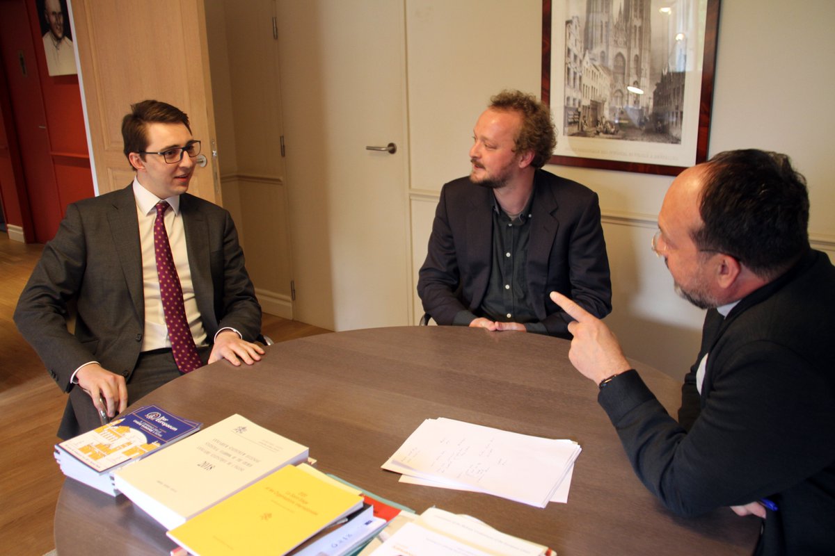 ComeceEu's tweet photo. 🎓 A warm welcome to our new interns, Alexander Simoen (Belgium) and Alexander Muhr (Austria), who will work on EU policies for #youth and #externalAction respectively. Photos: meeting with General Secretary @mbarriosprieto. #YouthEmpowerment https://t.co/RiuIgFVskA