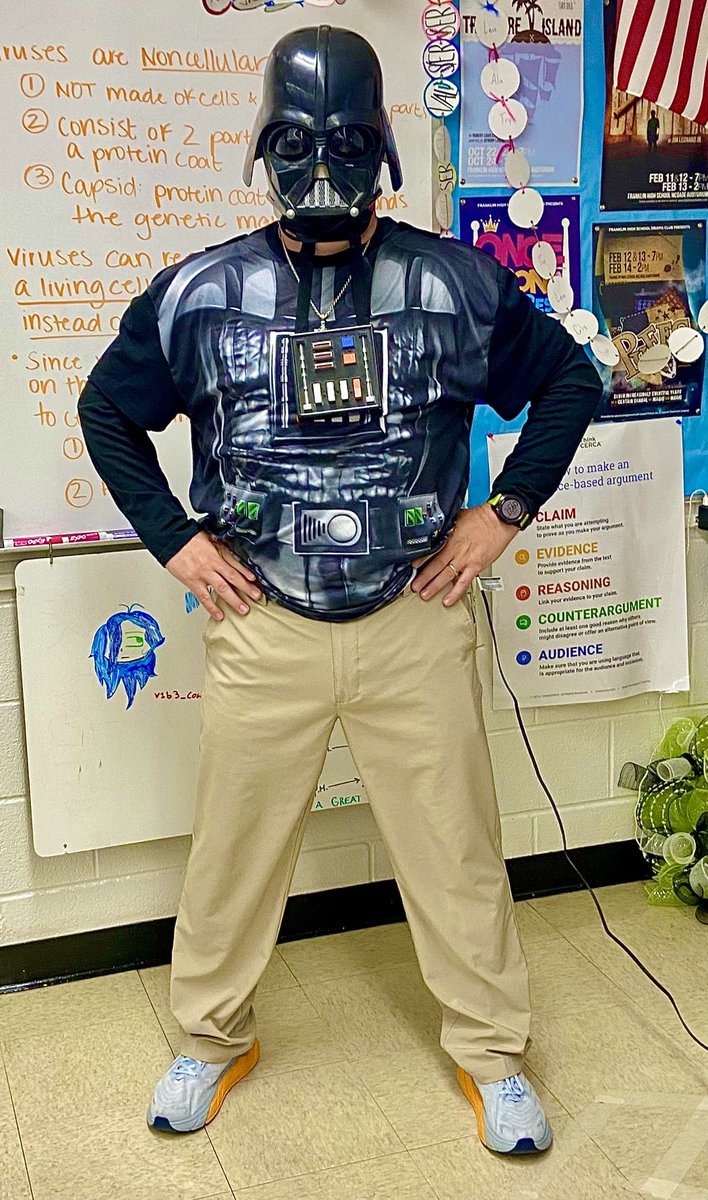 FHSBioVinson's tweet photo. May The 4th Be With You!!!! @BurgTrack @AdminsFHS @MiddletownTrack @woodzzy1017 @laurenvscience @TeamRWBDayton https://t.co/PeNcPowMPI