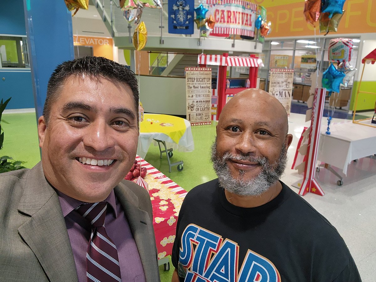 ChiefMRamirez's tweet photo. Principal Turner knows how to celebrate his staff and doing amazing work leading @EddieElem @dallasschools.  Hats off to Ms. Huertas for her STEM leadership and Ms. Parra with her work on student enrollment. Amazing work and culture at EBJ!!! https://t.co/16rN0zCMBa