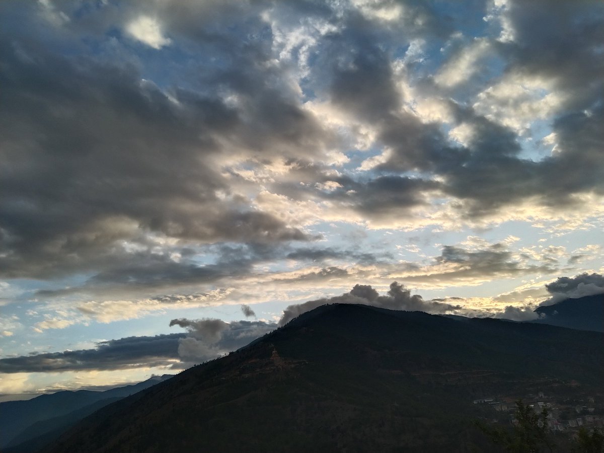 Pdkarwangmo123's tweet photo. Sky💜 https://t.co/j40W1c9UdF