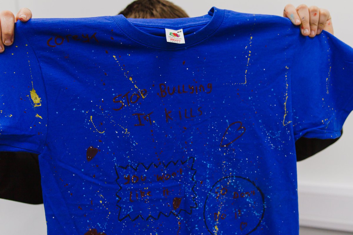 KirkHallamCA's tweet photo. A group of Year 8 students have been talking about bullying and creating #antibullying TShirts with @ParksideHigh ! They've done a wonderful job at spreading their message! #khca #amazingopportunities #workhardbekind #proud https://t.co/tjrALCIOq7