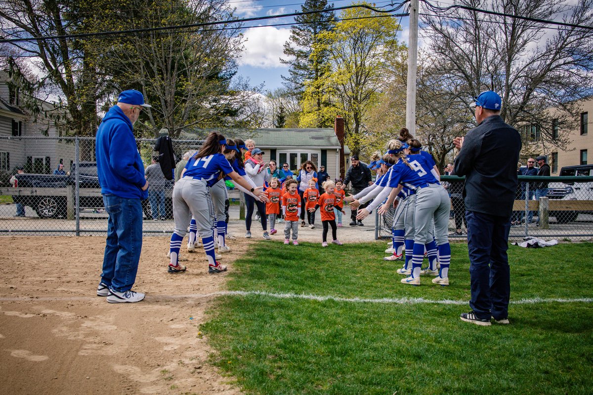 TweetDHS's tweet photo. Great job by our Girls Softball Team representing DHS at the Danvers Girls Softball Parade https://t.co/CfGdtHYgZL