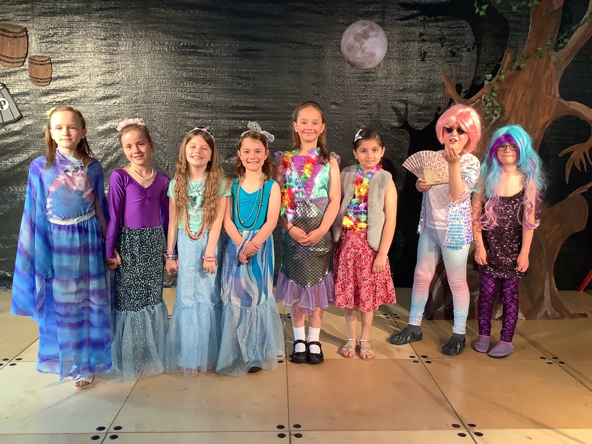 JJanemckay's tweet photo. A fabulous performance of Peter  Pan from years 3 and 4.  The singing was superb, such a high standard from pupils so young.  Well done everyone involved. https://t.co/5Ndro0oidb