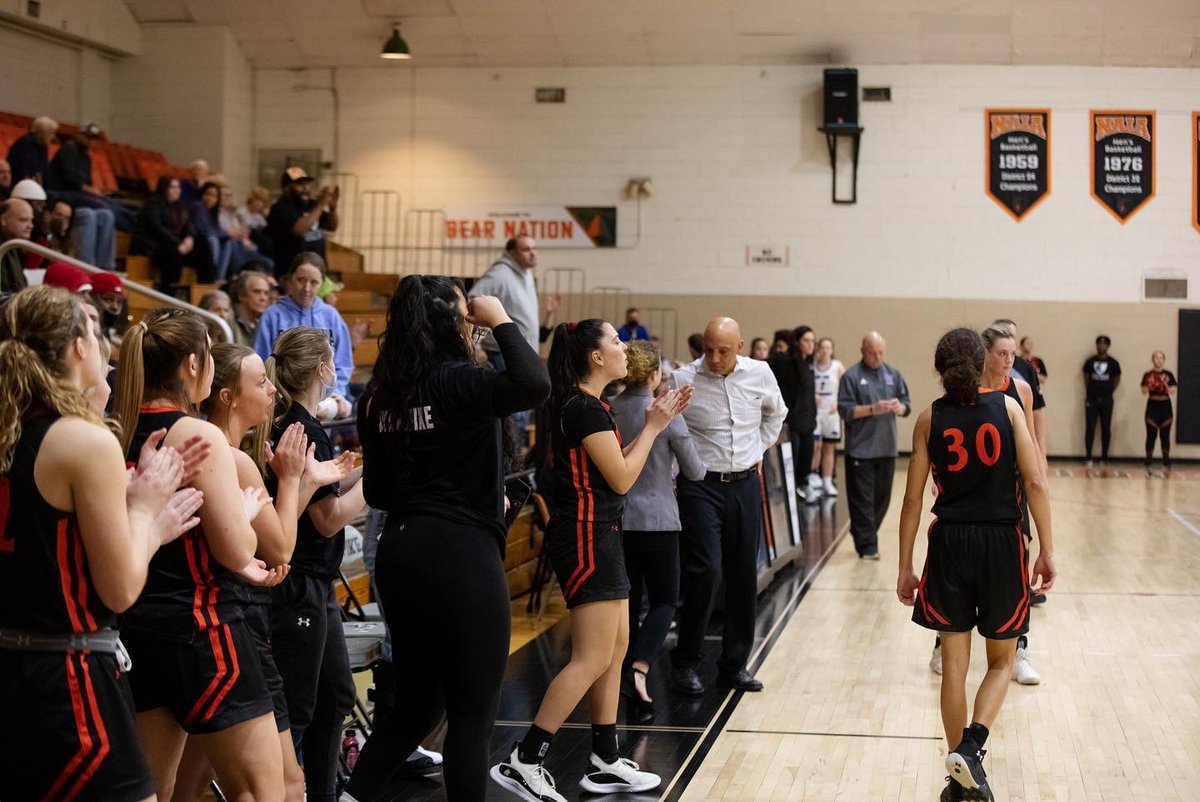 UPɪᴋᴇ Wᴏᴍᴇɴ’s Bᴀsᴋᴇᴛʙᴀʟʟ⛹️‍♀️🐻 tweet media