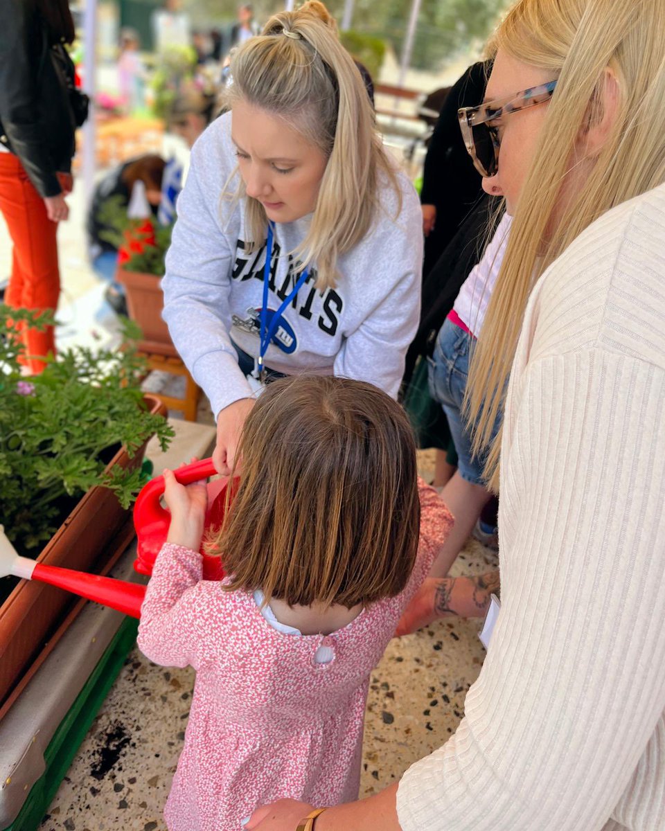 PPSiGlobal's tweet photo. Today, we enjoyed learning how to keep our teeth clean and planting new herbs and flowers with our partner schools. #Greecemobility #ErasmusPlus #Globallearning @ecoschoolsaimee @EcoSchoolsWales @Pill_Primary @EAS_Equity @EAS_MDirector https://t.co/tOVninomnn